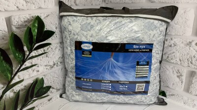 Подушка штучний наповнювач 70х70см. "Лелека"